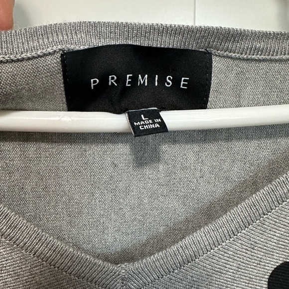 Premise Sweater - Heart Design - size L - Picture 2 of 3